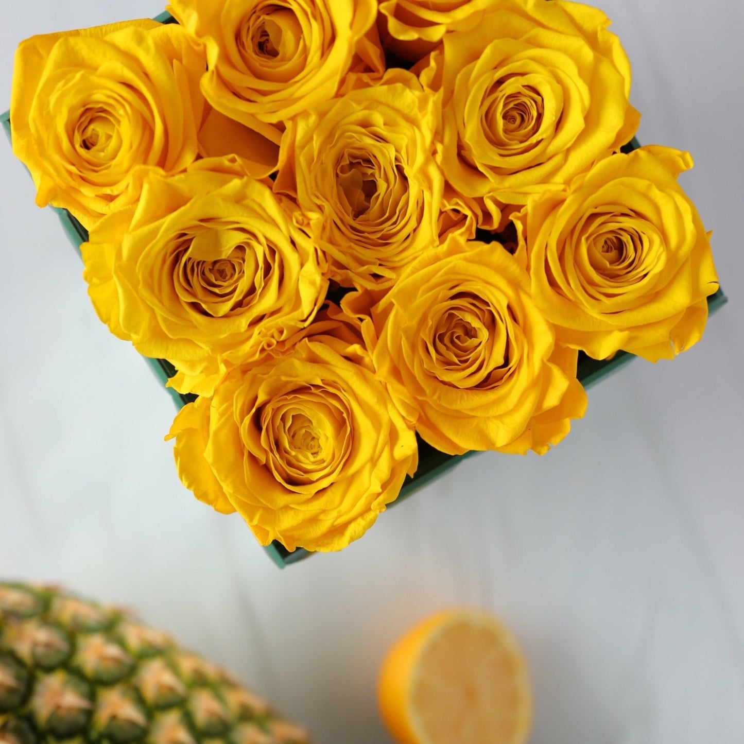 Gatsby Mirrored Rose Centerpiece