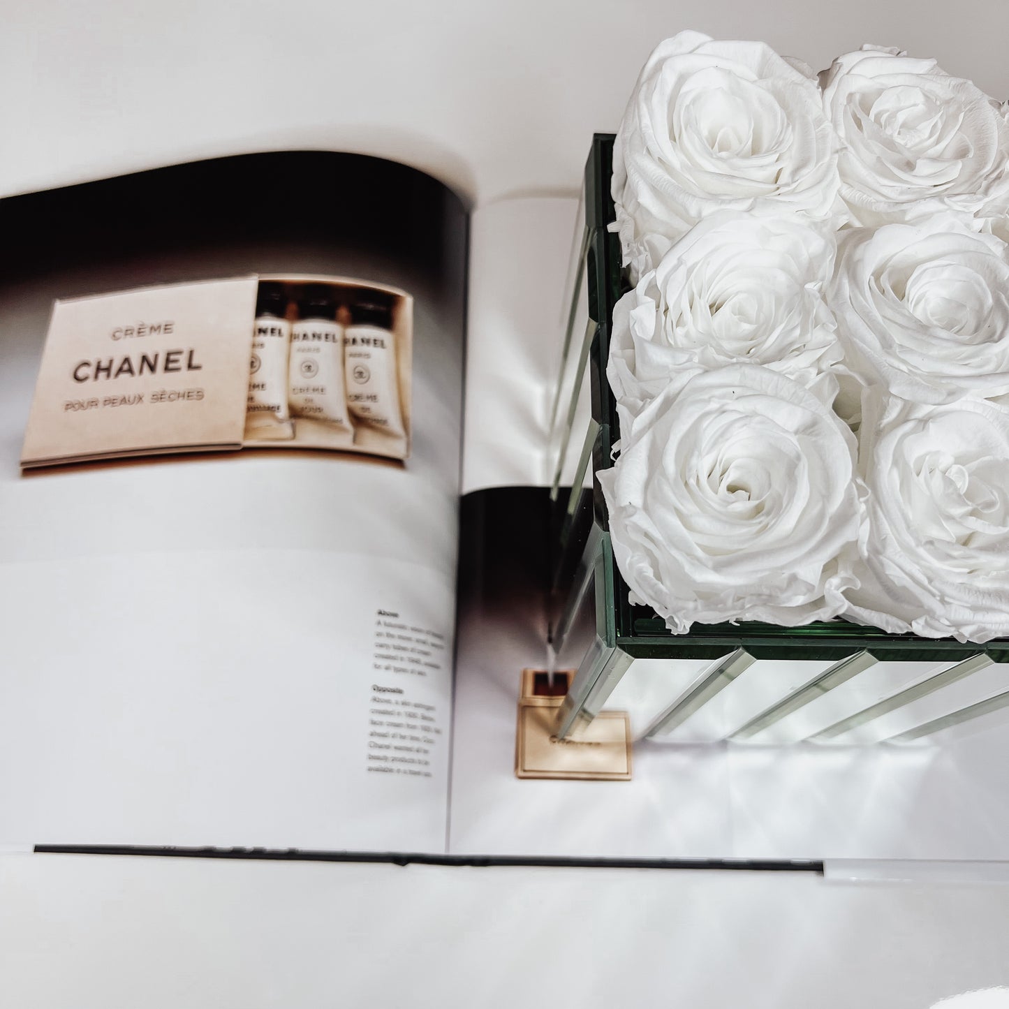 Gatsby Mirrored Rose Centerpiece